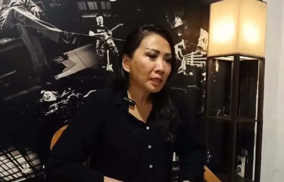 Merasa Hak Asuh Anaknya Dirampas, LS Tak Kuasa Membendung Airmata