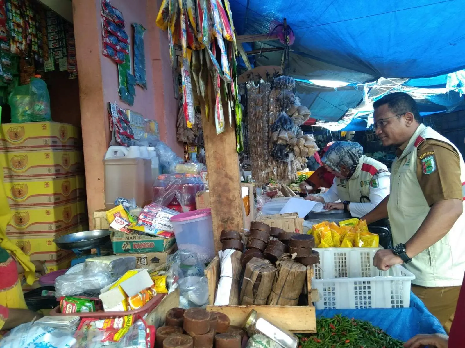 Monitoring Harga Bahan Pokok, Tim Satgas Pangan Pemkab Pesawaran Sidak Pasar Kedondong