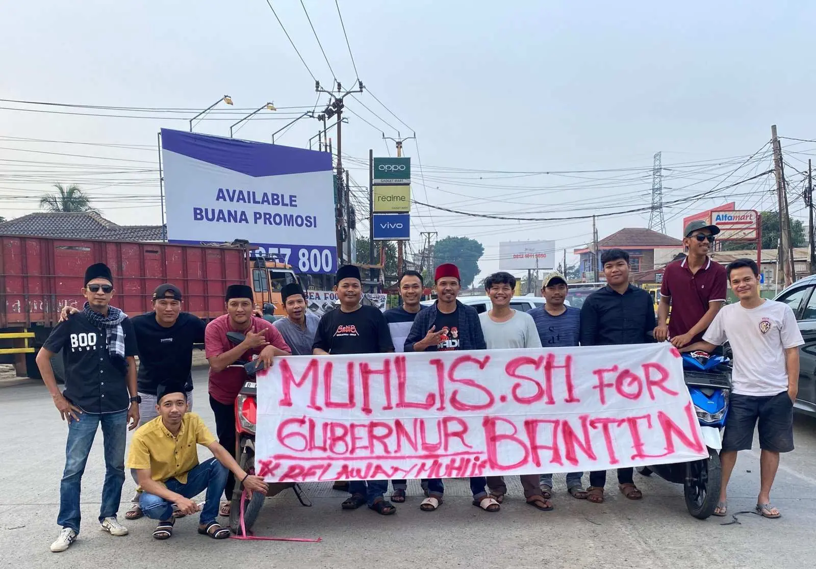 Dianggap Merakyat, Puluhan Relawan Dorong Muhlis Nyalon Gubernur Banten