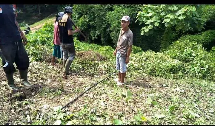 Bahaya.! Warga Desa Tanjung Rejo Was-was, Kabel PLN Bertahun Dibiarkan Terurai di Tanah