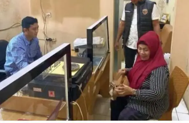 Diduga Korupsi Dana Desa, Kades Trisinar Lampung Timur Dijemput Polisi