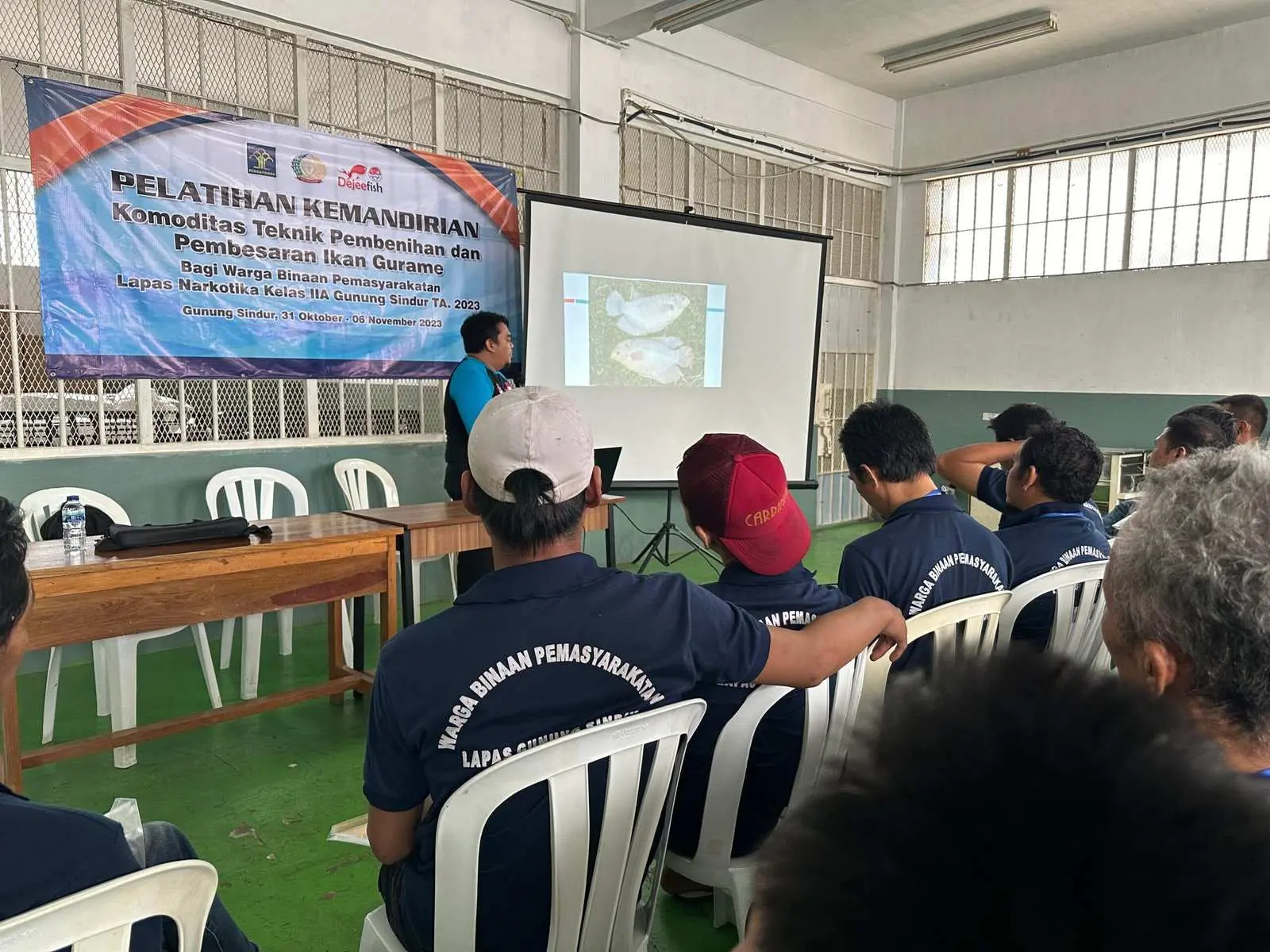 Lapas Narkotika Kelas IIA Gunungsindur Beri Pelatihan Budidaya Ikan Gurame Kepada WBP. Hasilnya Akan Dijadikan Komoditas Ekspor