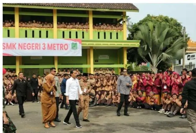 Kunjungi SMK Negeri 3 Kota Metro, Presiden Jokowi Puji Sarana Prasarana Yang Sudah Bagus
