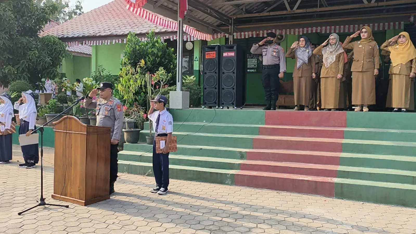 Police Go To School Polsek Gedong Tataan Sampaikan Bahaya Bullying Dan Kenakalan Remaja