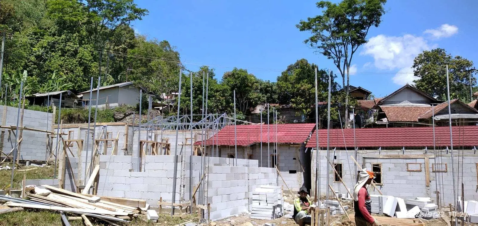 Aktivis Bogor Raya Pertanyakan Kualitas Baja Ringan Non Aplikator Pada Pembangunan Huntap Malasari