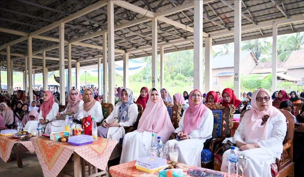 Ketua HMT Kabupaten Pesawaran Mengikuti Pengajian Akbar di Desa Mulyosari