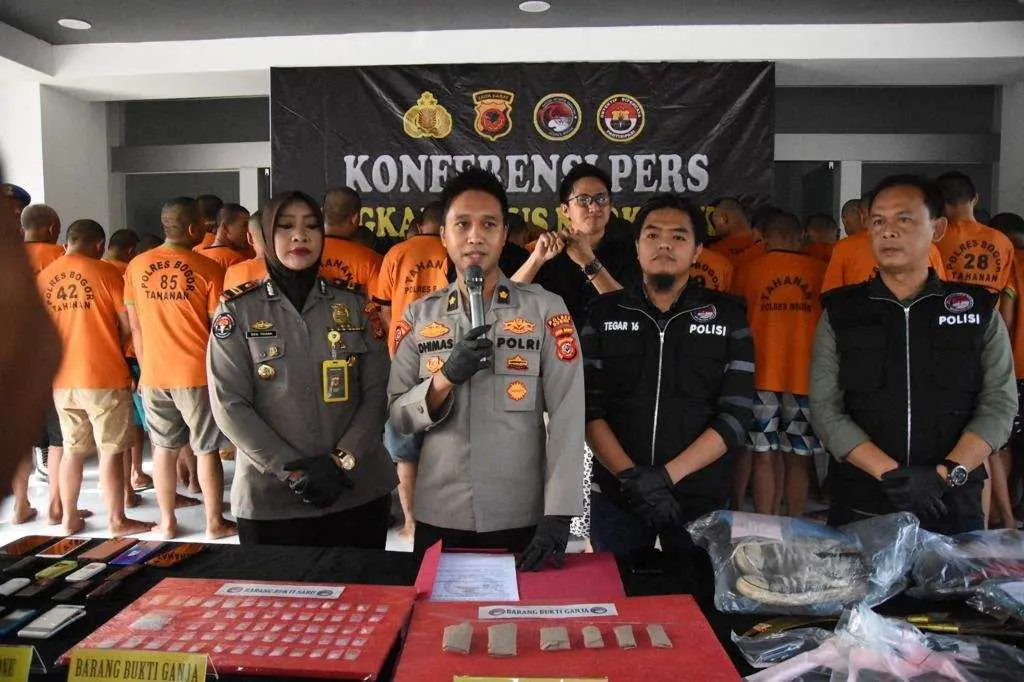 Satreskoba Polres Bogor 42 Orang Tersangka Pelaku Penyalahgunaan Narkoba 