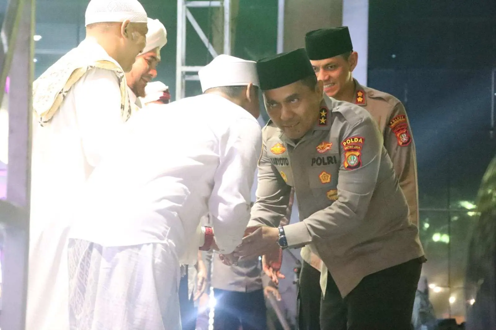 Dalam Rangka Cooling System Pilpres Dan Pileg Pemilu 2024, Kapolda Metro Jaya Hadiri Tabligh Akbar “Tangsel Bersholawat