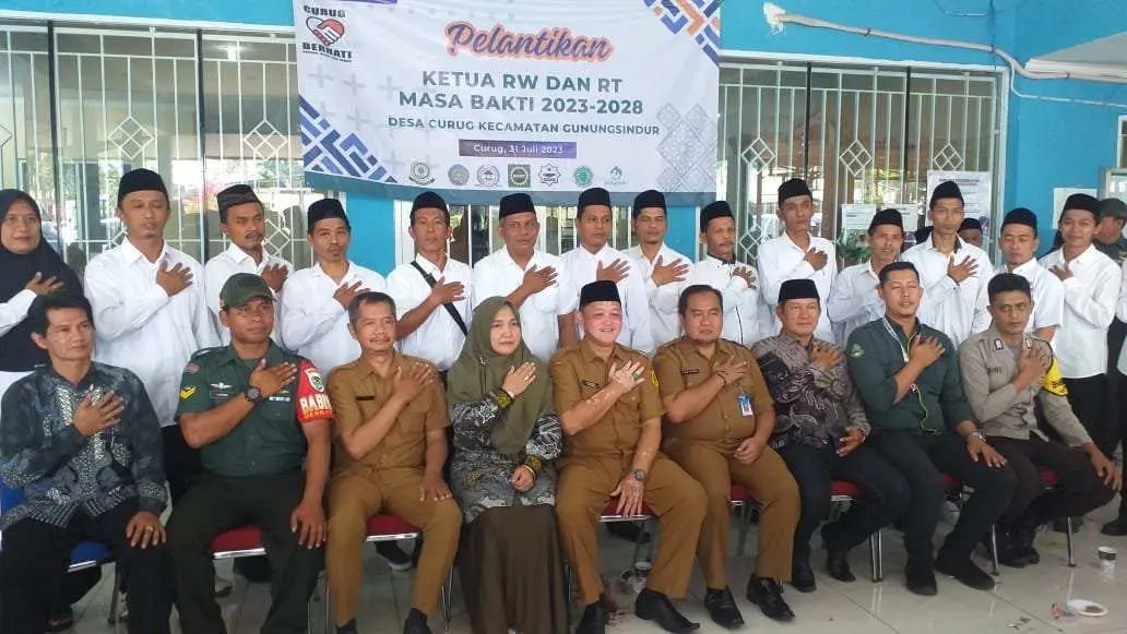 Kades Curug Edi Mulyadi Lantik 60 Ketua RT dan 7 Ketua RW Massa Bakti 2023-2028