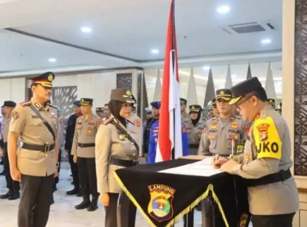 Kapolda Lampung Pimpin Langsung Sertijab Dirsamapta dan Kabid Humas Polda Lampung