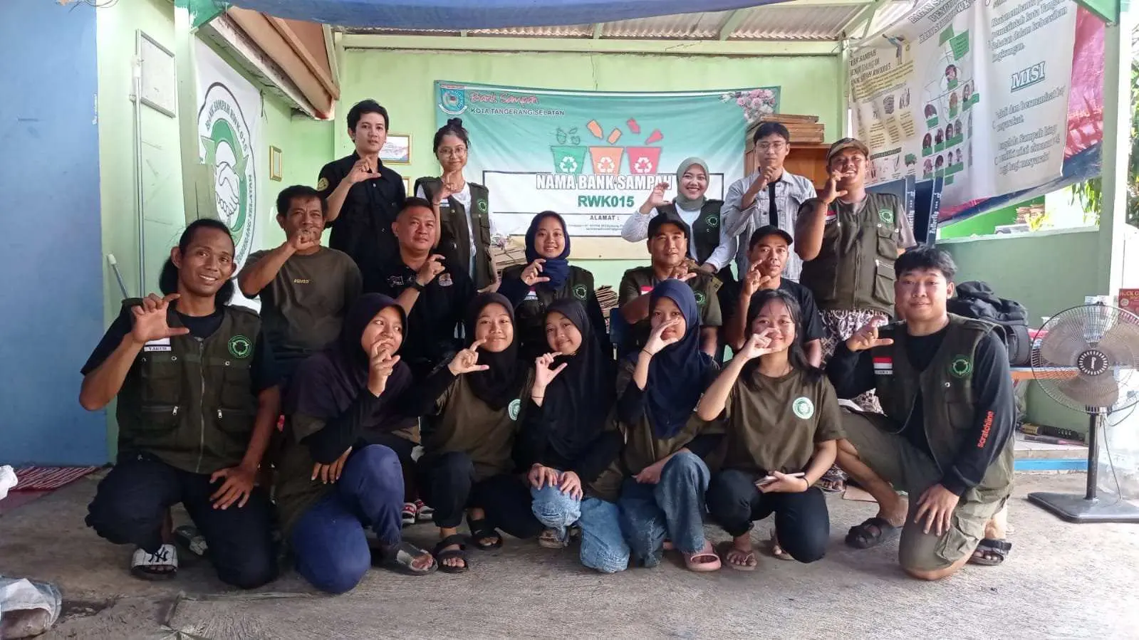 Bank Sampah RWK 015 Dapat Kunjungan Dari Ibu Walikota Tangsel Lista Hurustiati S.H.,MH