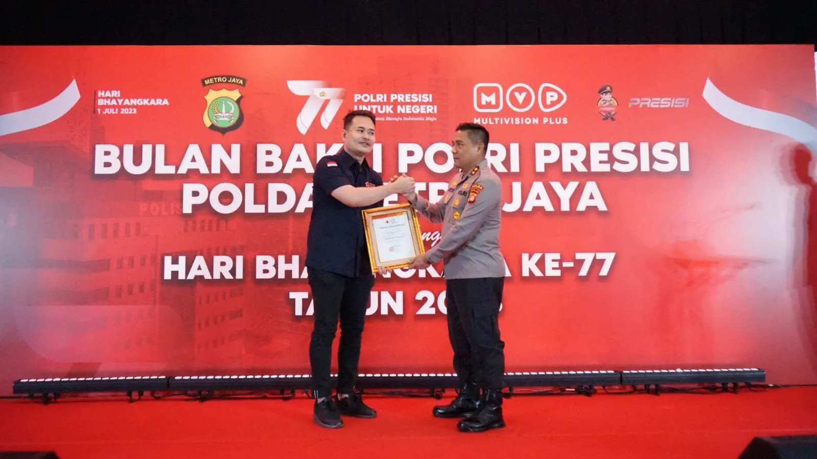 Polda Metro Gelar Donor Darah Bertajuk “Life Heroes” Dan Bagikan 11.000 Paket Sembako