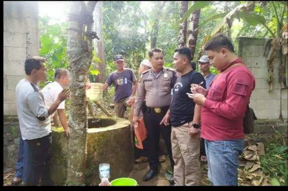 Jasad Lansia Yang Terjatuh Ke Dalam Sumur Akhirnya Dievakuasi 