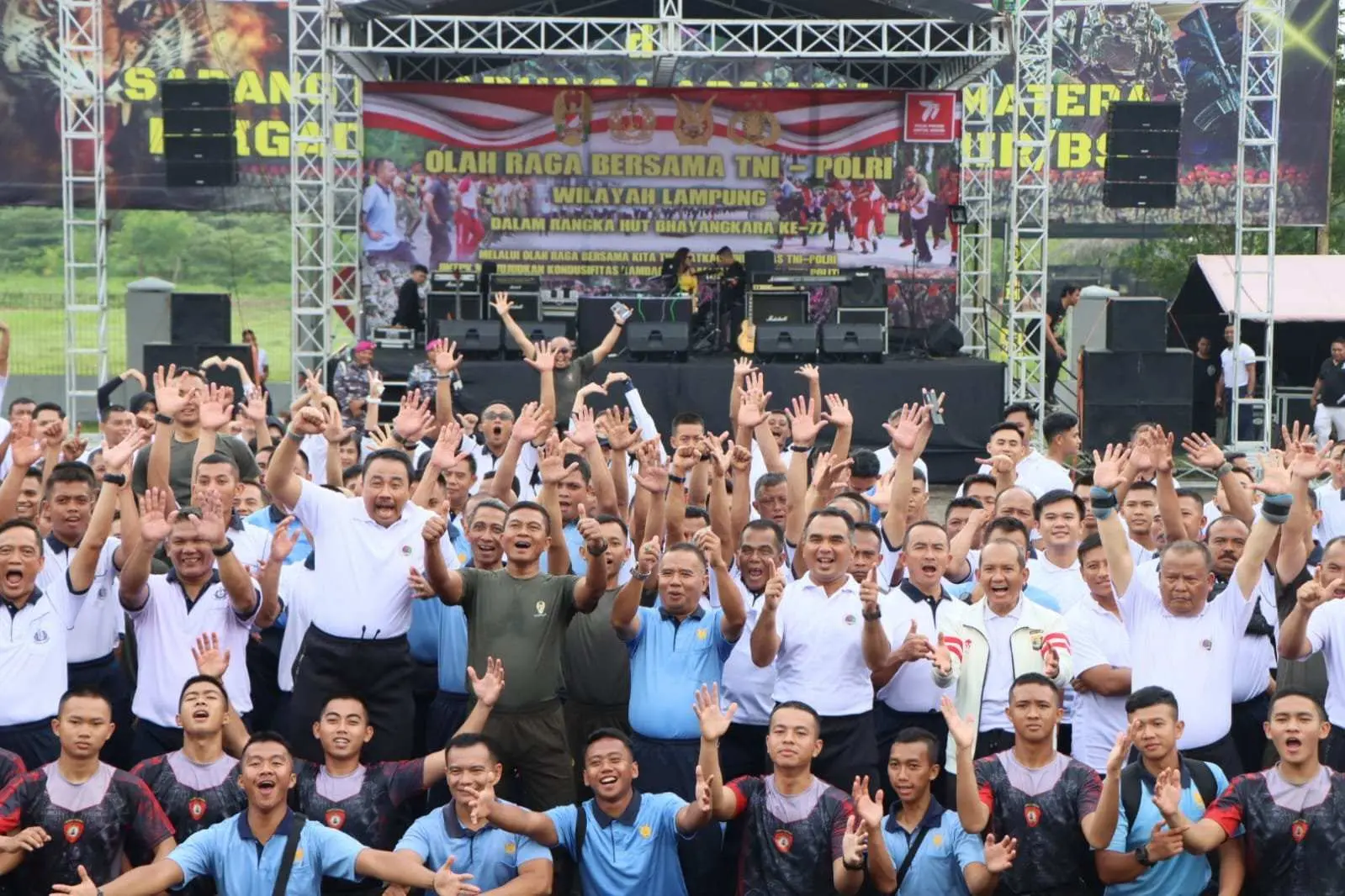 Sambut Hari Bhayangkara Ke – 77 Polri Dan TNI Olahraga Bersama