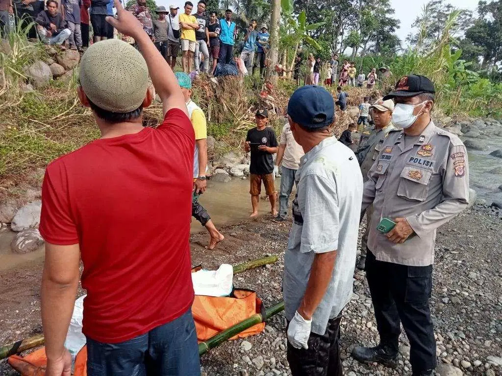 Warga Sirnajaya Geger, Sesosok Mayat Pria Ditemukan di Aliran Sungai Cipamingkis