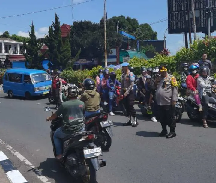 Hari Ke-3 Idul Fitri Polres Bogor Berlakukan One Way Menuju Kawasan Puncak