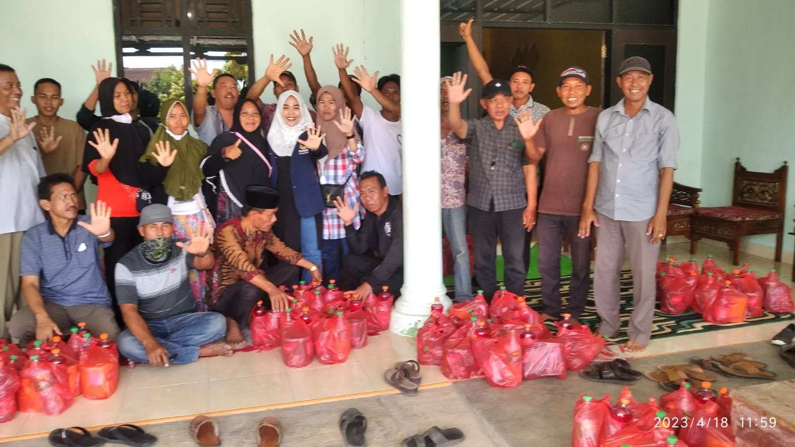 Sambut Idul Fitri, DPD Partai NasDem Pesawaran Bagikan 2.000 Paket Bingkisan