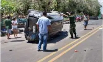 Diduga Supir Mengantuk Pagar Makam TPU Jadi Sasaran
