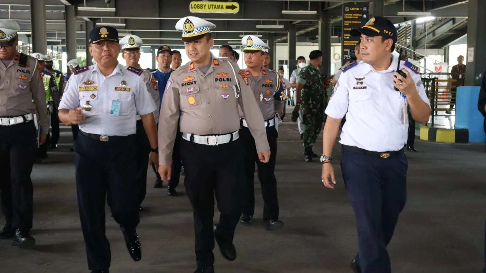 Jelang Arus Mudik, Satlantas Polres Tangsel Dampingi “Ram Check” Kendaran di Terminal Bus Pondok Cabe