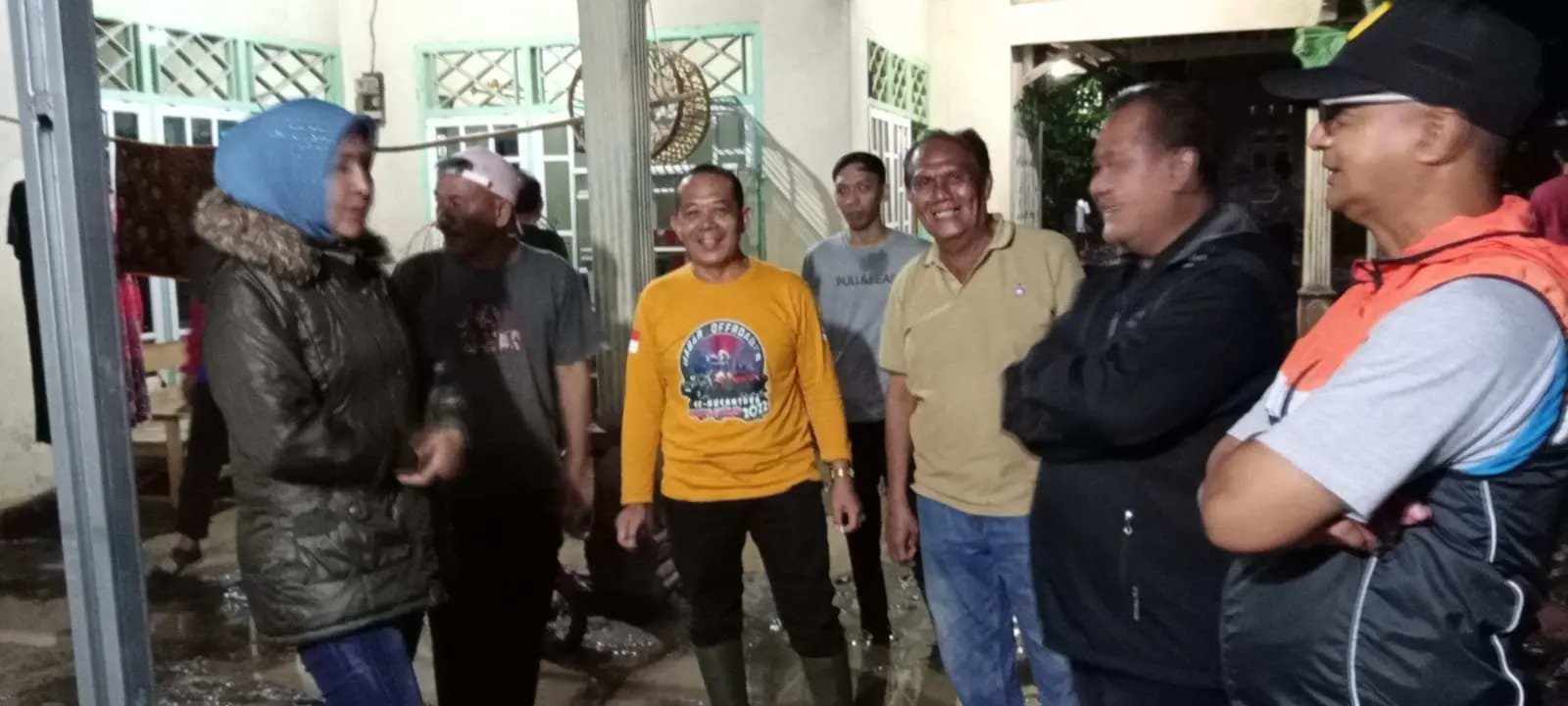 Tinjau Lokasi Banjir di Gedong Tataan, Evi Susina Minta Pemkab Prioritaskan Pembangunan Drainase 