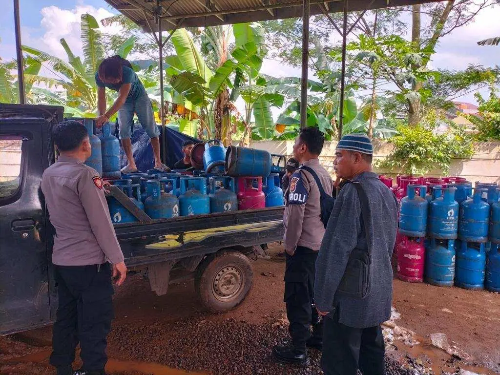Polsek Cileungsi Ungkap Pelaku Penyalahgunaan Gas Bersubsidi, Ratusan Tabung Gas Disita