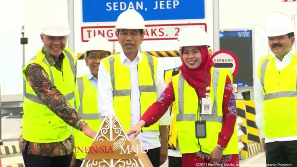 Resmikan Jalan Tol Semarang-Demak, Presiden Minta Gubernur Bupati dan Walikota Segera Lakukan Hal ini 