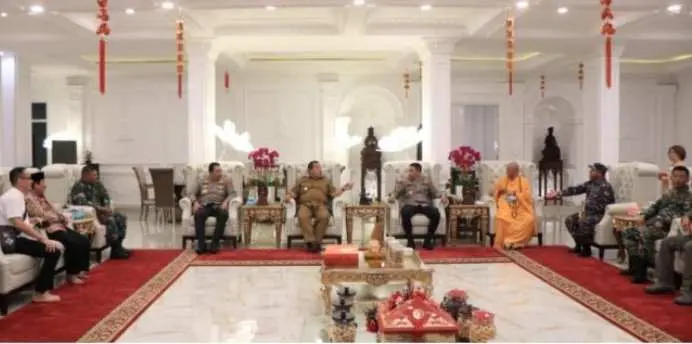Gubernur Dan Kapolda Lampung Tinjau Perayaan Imlek di Vihara