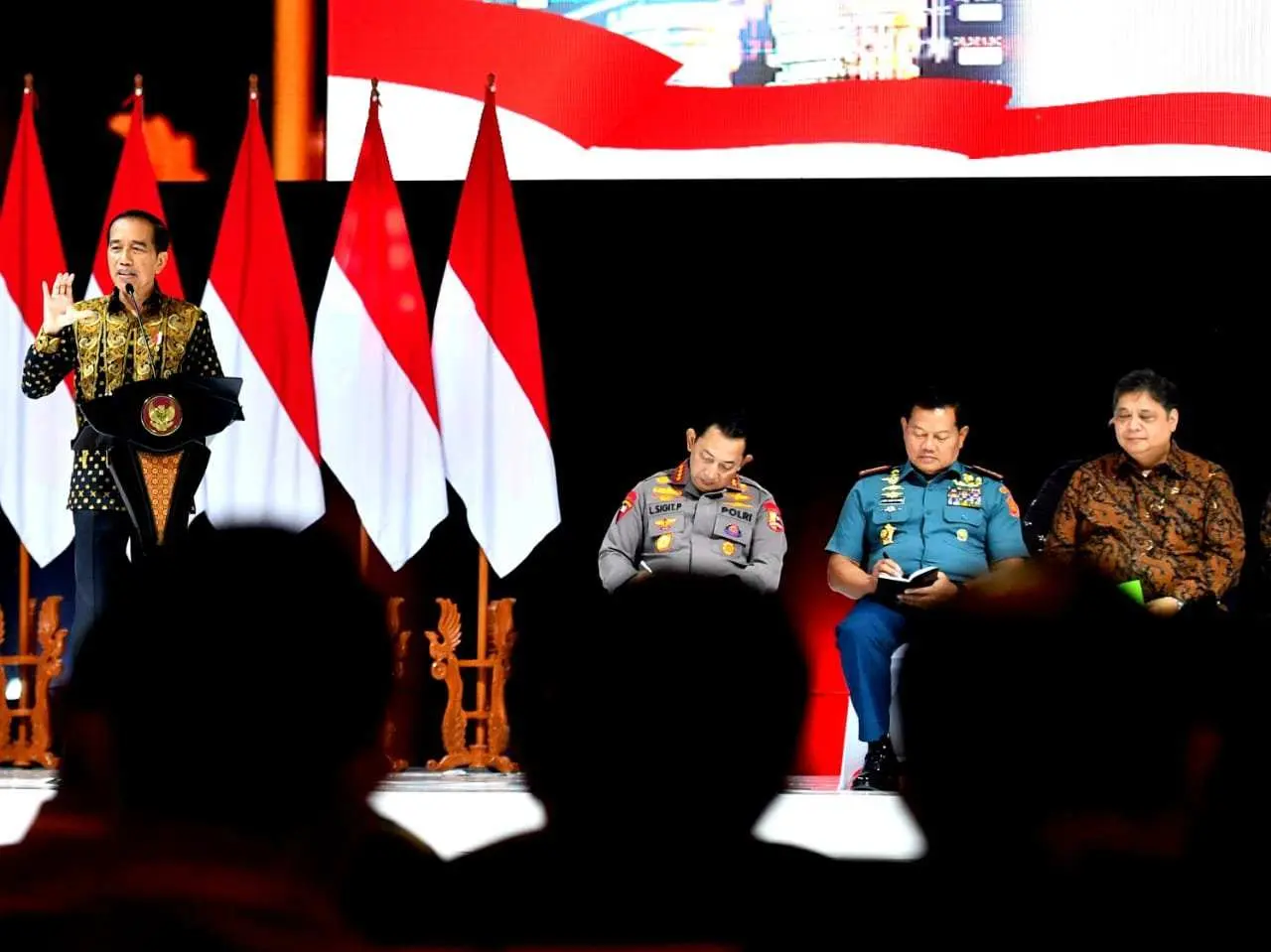 Presiden Jokowi Minta Daerah Selesaikan Dua Masalah Besar Ini 