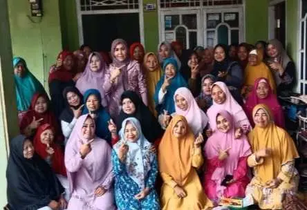 Evi Susina Bersama KWT Desa Sungai Langka Gelar Panen Rampai