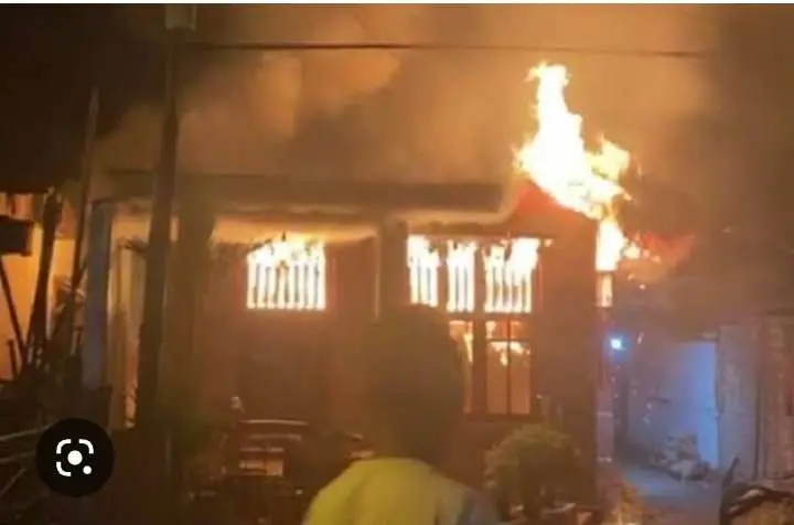 Diduga Korsleting Listrik, Satu Rumah Di Desa Wiyono Hangus  Terbakar 