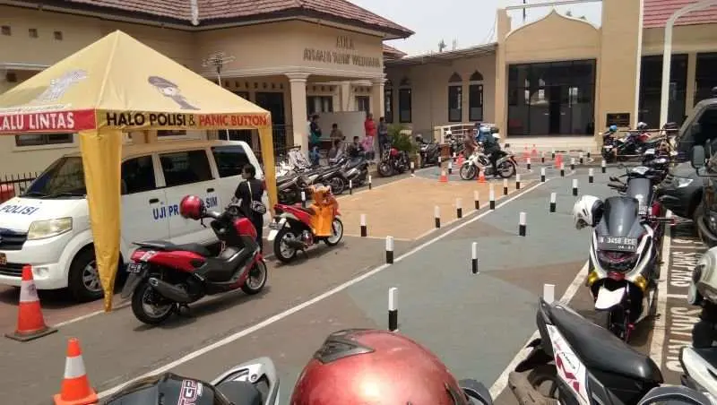 Viral di Medsos Dugaan Pungli Perpanjangan SIM Di Polres Depok, Kasatlantas Beri Penjelasan Begini
