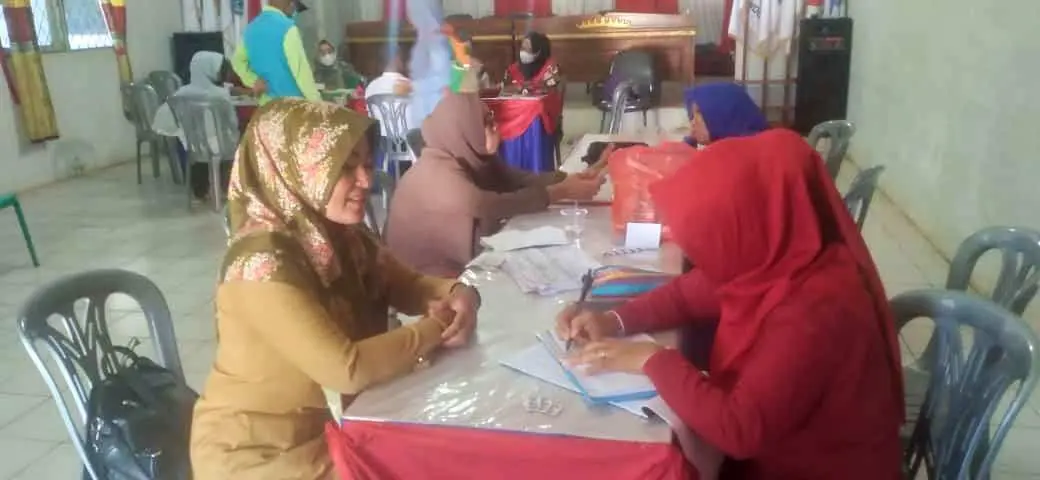 Pemdes kebagusan Berikan Pengobatan Gratis Kepada Warga Lansia