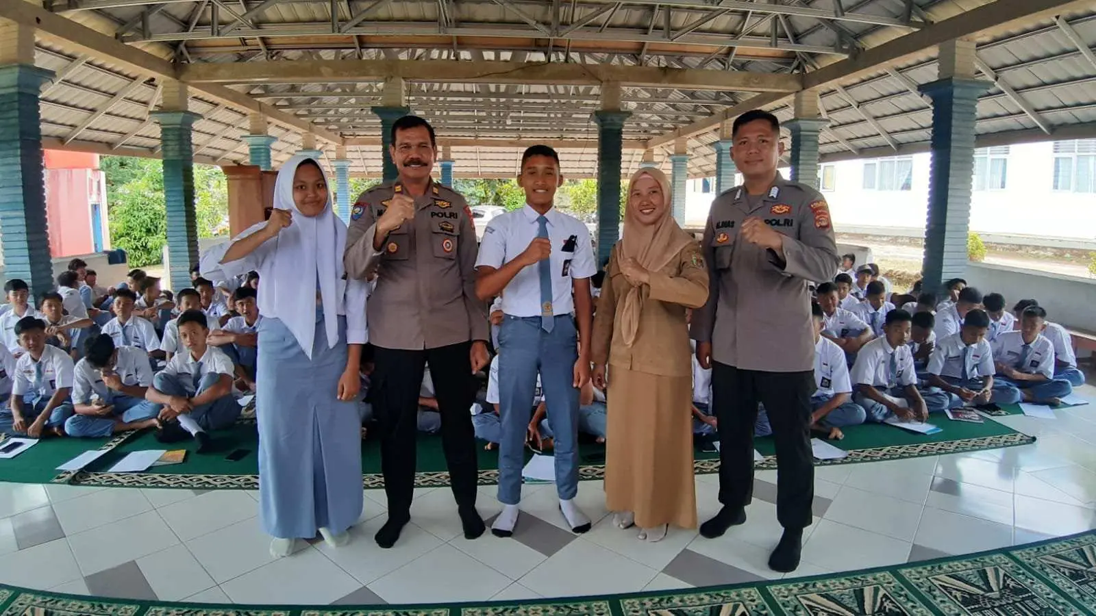 Polres Pesawaran Beri Penyuluhan di SMKN 1 Gedong Tataan