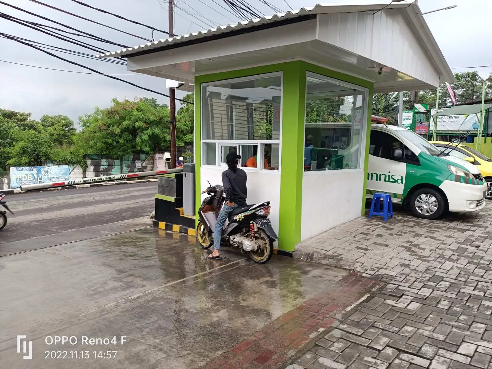 Warga Keluhkan Tarif Parkir Tinggi di RS Annisa