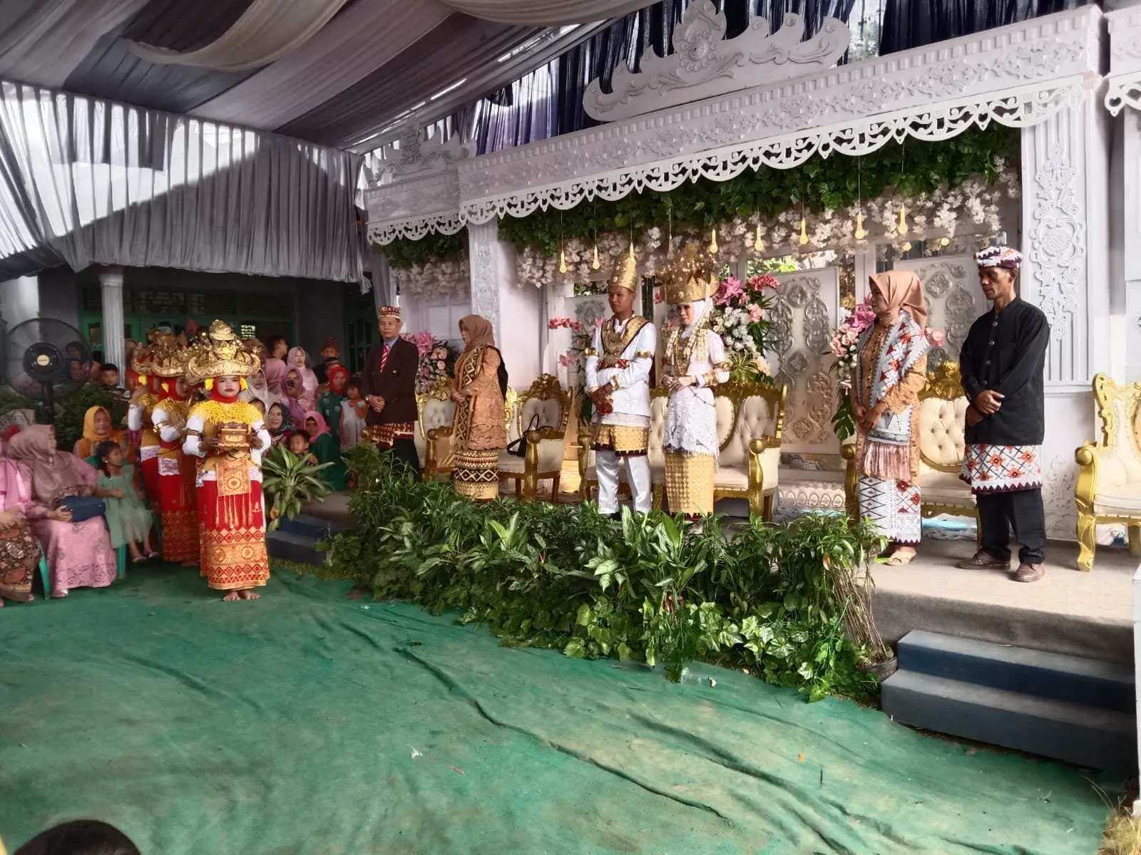 Resepsi Pernikahan Putri Bungsu Ketua LSM Galak Berjalan Lancar