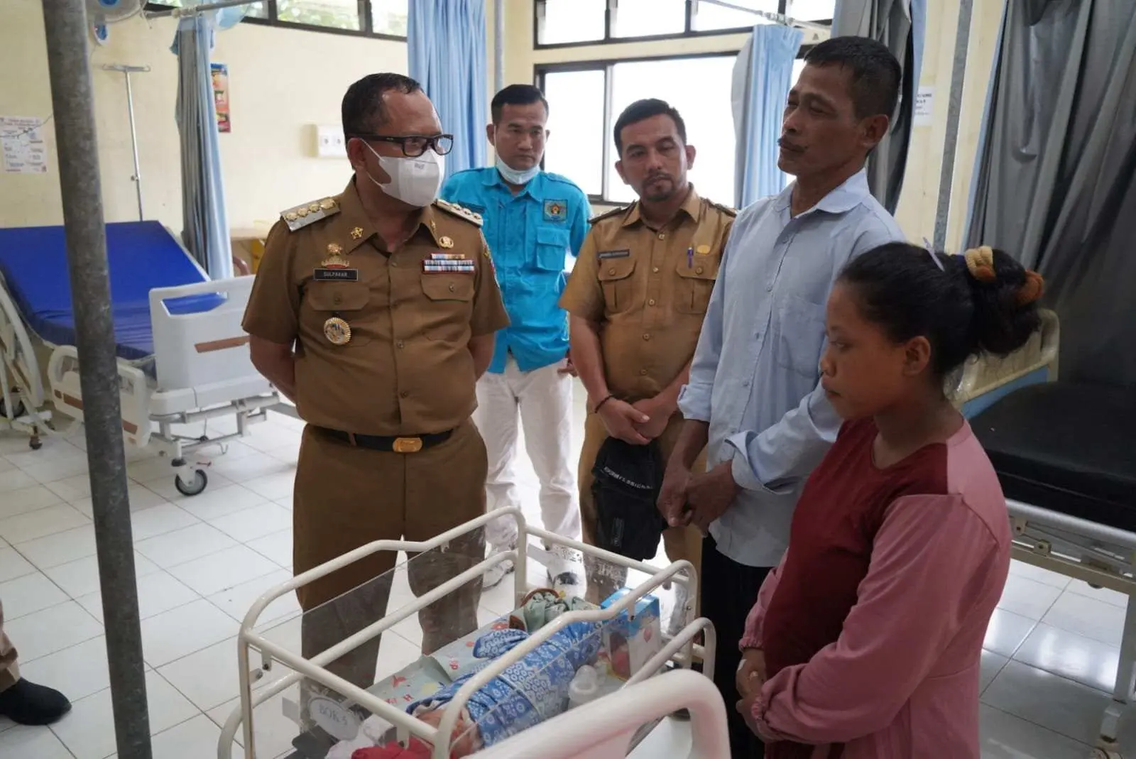 Pj Bupati Mesuji Sulpakar Berikan Nama Bayi Pasangan Tarno dan Siti Maysaroh Alesha Shatara Hasna