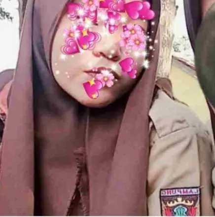 Pulang Sekolah Jalan Kaki Siswi Ini Jadi Korban Tanah Longsor  