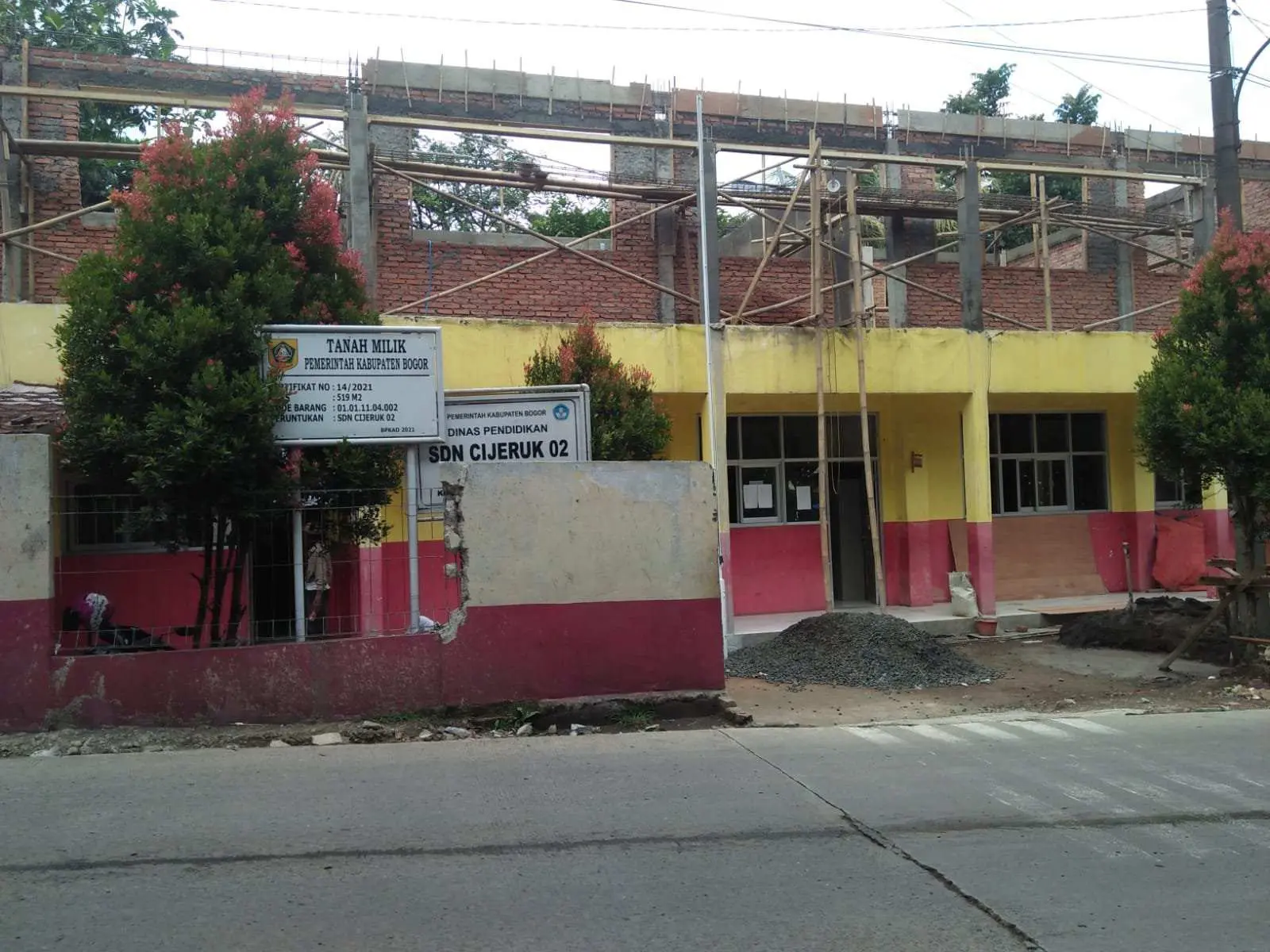 Kepala Sekolah SDN Cijeruk 02 Berharap Pelaksana Bangun Proyek RKB Sesuai RAB