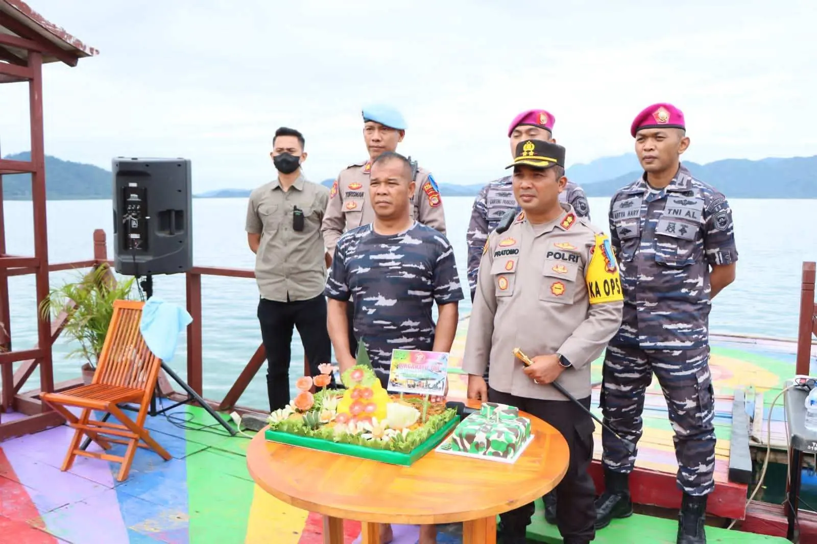 Polres Pesawaran dan Jajaran Beri Suprise HUT TNI Ke-77