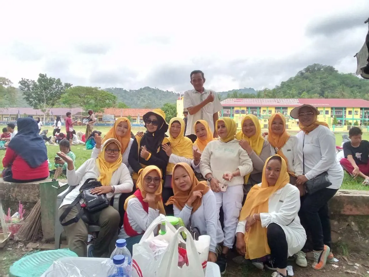 PK Partai Golkar Teluk Pandan Ikut Memeriahkan Harlah Desa Hanura Ke-56