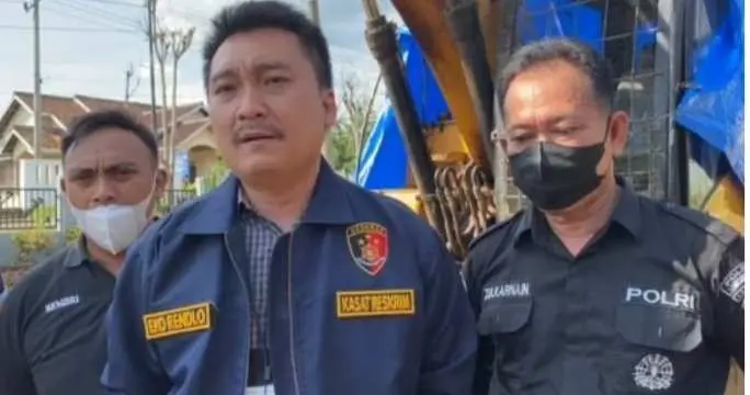 Diduga Pungli Dana BLT-BBM, Kades Karang Agung Beserta 6 Perangkat Desanya Digelandang Polisi