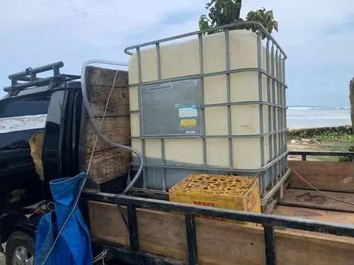 Pelaku Penyalahgunaan BBM Bersubsidi  Diamankan Polisi di Jalan Lintas Krui