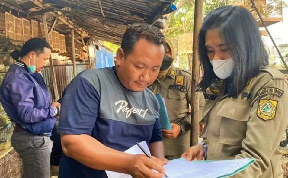 Pol PP Kabupaten Bogor Ultimatum Pemilik Bangunan Liar Disepanjang Sempadan Jalan Raya Jakarta -Bogor