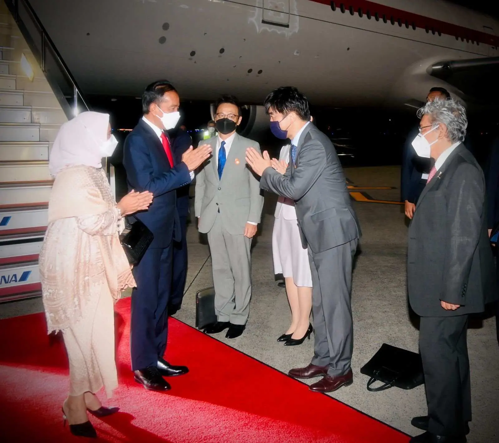 Presiden Jokowi dan Ibu Iriana Tiba di Tokyo