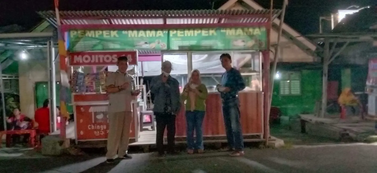 Pempek MAMA Asli Wong Kito Hadir di Tugu Pengantin, Cek Harga Per Porsinya