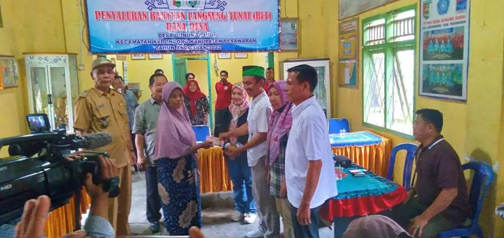 105 Warga Desa Gunung Sugih Terima BLT Tahap Kedua