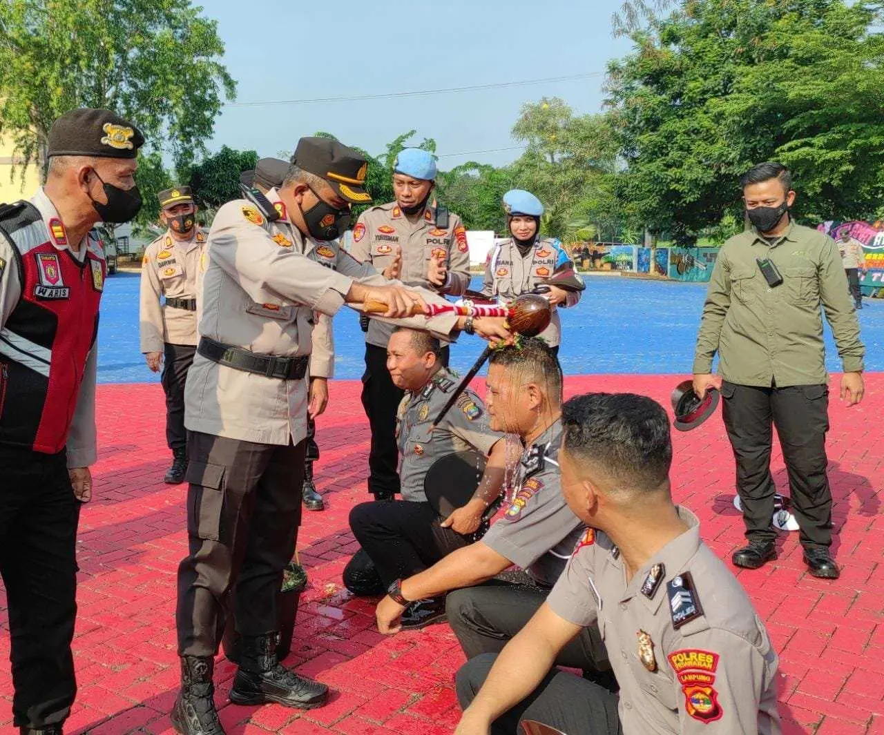 38 Anggota Polres Pesawaran Menerima Kenaikan Pangkat di Hari Bhayangkara