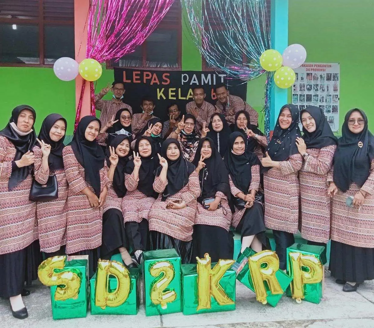 Pisah pamit Siswa SDN 2 Kuripan Kota Agung Pusat Diwarnai Isak Tangis 