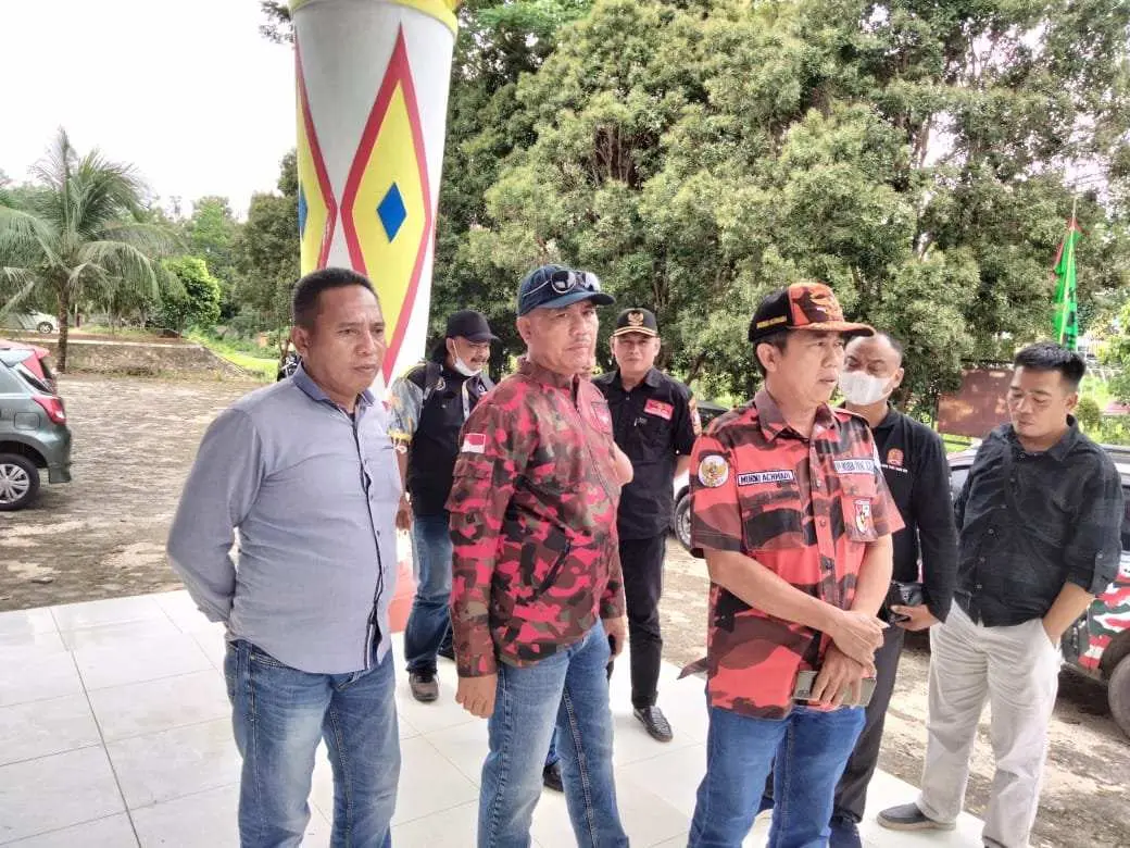 Buruknya Kinerja Disdik, Gabungan Ormas dan LSM Geruduk Kantor Dinas Pendidikan Pesawaran