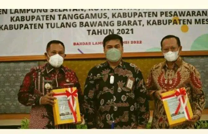 Bupati dan Ketua DPRD Lampung Selatan Hadiri Penyerahan LPH – LKPD